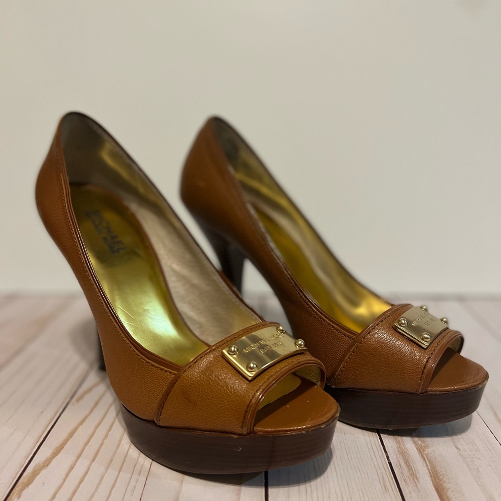 Michel Kors Brown heels